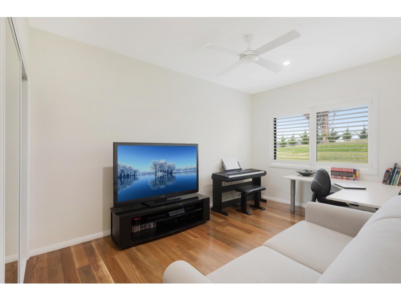 1 Newlyns Place, Bega NSW 2550