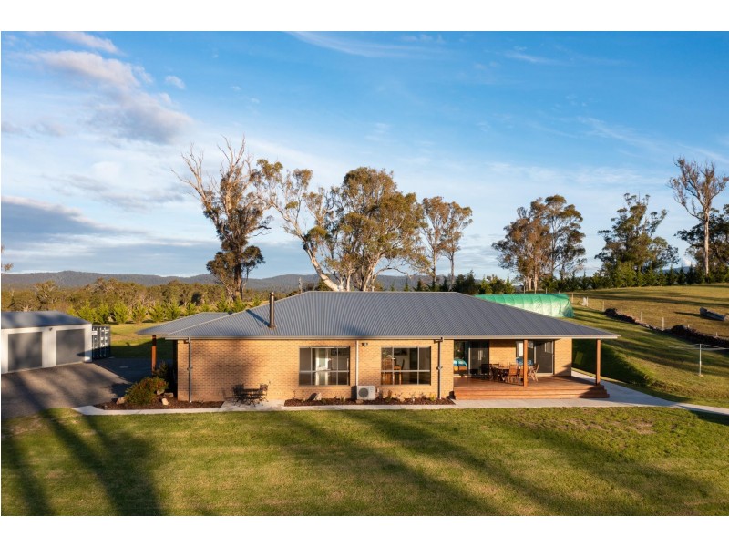 1 Newlyns Place, Bega NSW 2550