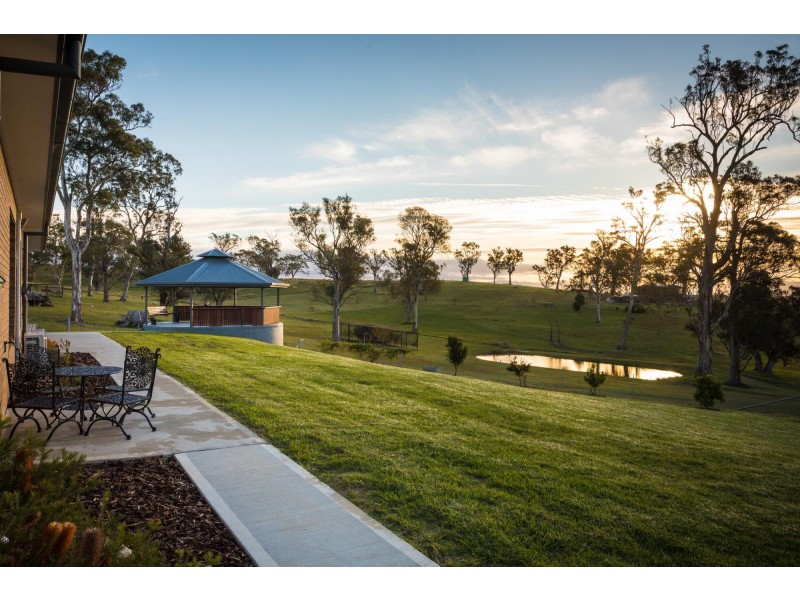 1 Newlyns Place, Bega NSW 2550