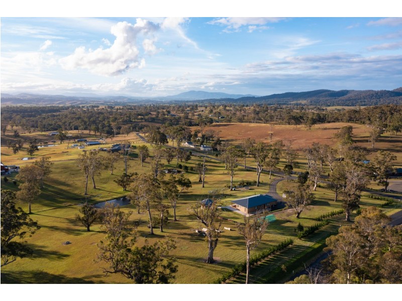 1 Newlyns Place, Bega NSW 2550