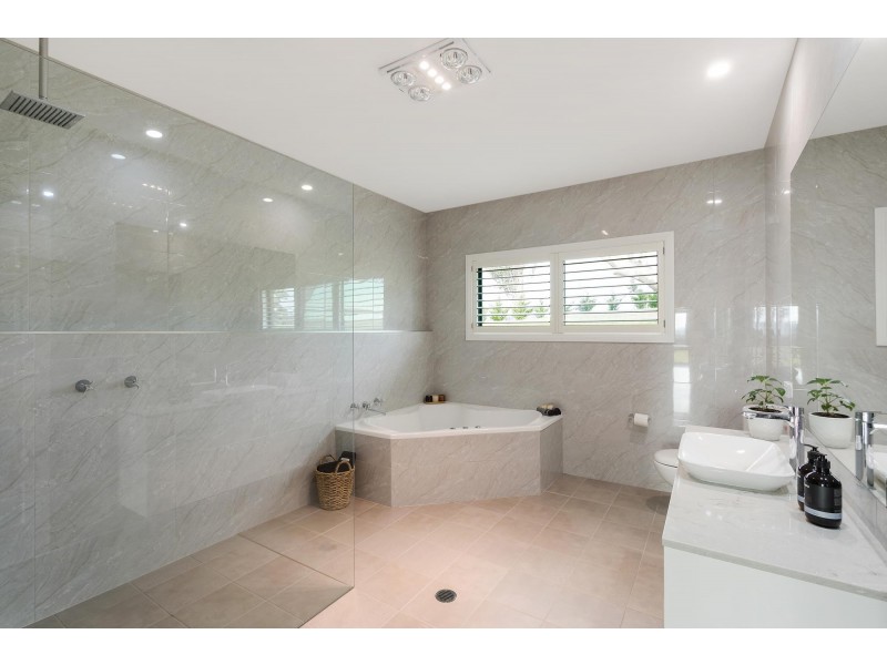 1 Newlyns Place, Bega NSW 2550