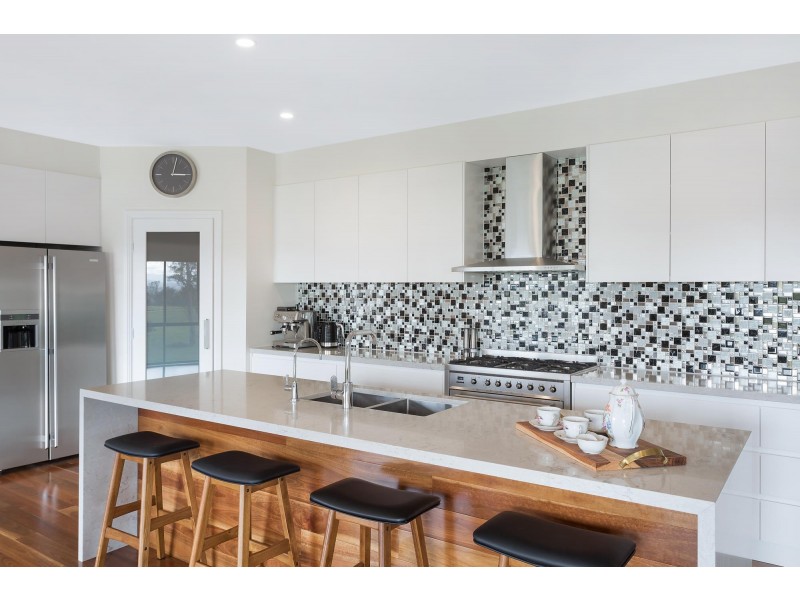 1 Newlyns Place, Bega NSW 2550