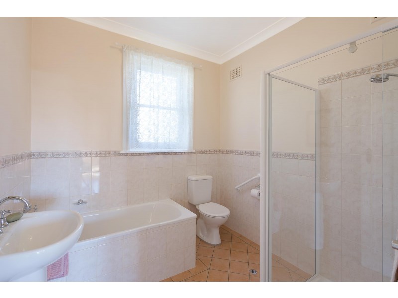 1 Heath Street, Bega NSW 2550