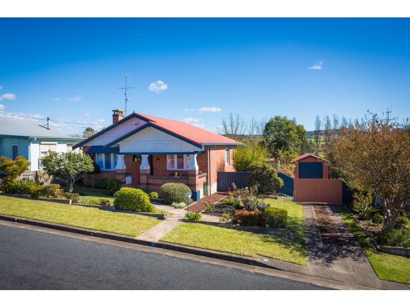 1 Heath Street, Bega NSW 2550
