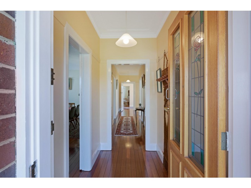 1 Heath Street, Bega NSW 2550