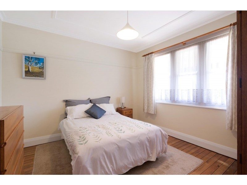 1 Heath Street, Bega NSW 2550