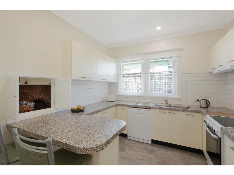 1 Heath Street, Bega NSW 2550