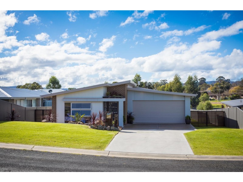 3 Wumbara Close, Bega NSW 2550