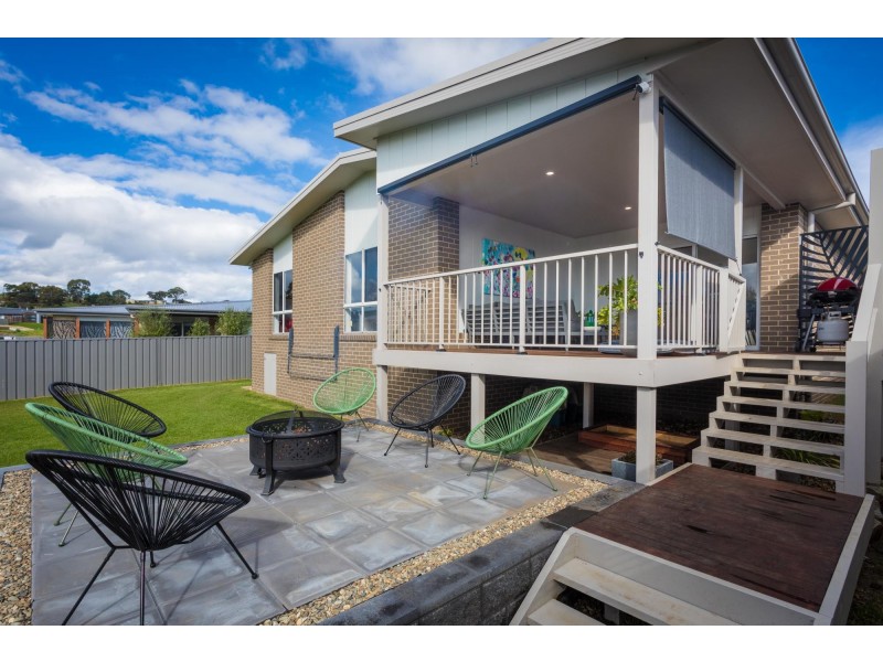 3 Wumbara Close, Bega NSW 2550