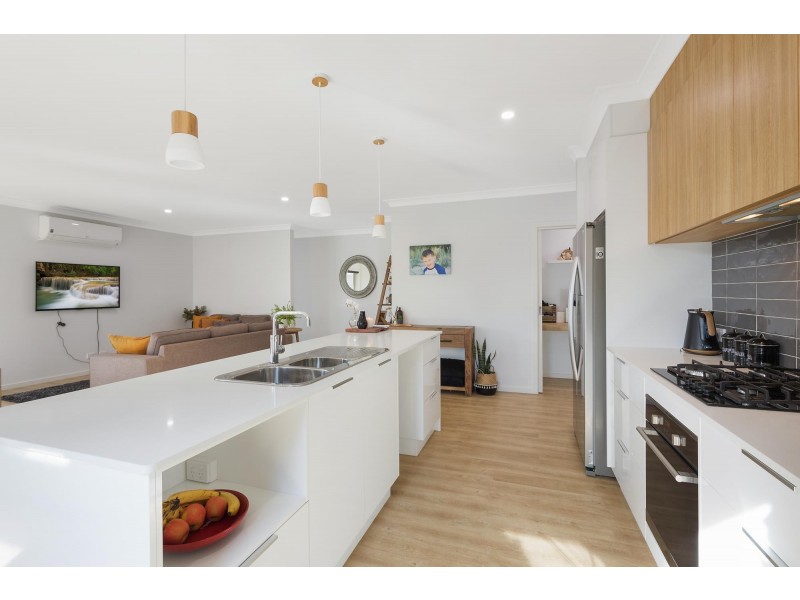 3 Wumbara Close, Bega NSW 2550