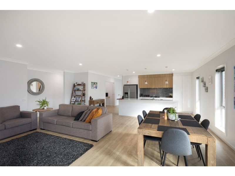 3 Wumbara Close, Bega NSW 2550