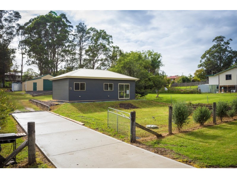 11 Tarlinton Street, Cobargo NSW 2550