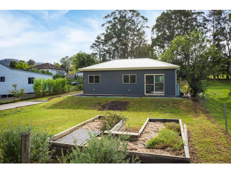 11 Tarlinton Street, Cobargo NSW 2550