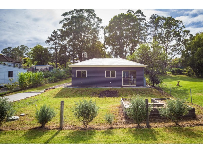 11 Tarlinton Street, Cobargo NSW 2550