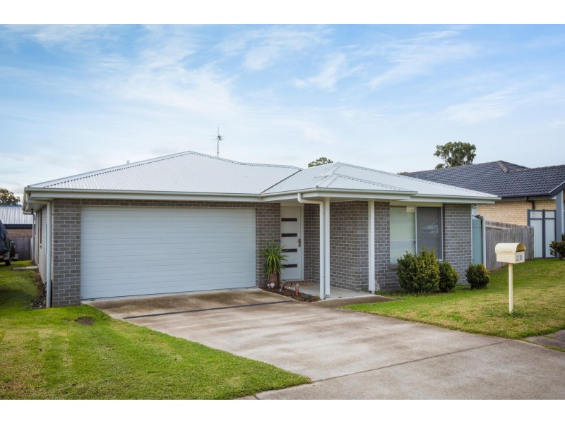 18 Koma Circuit, Bega NSW 2550