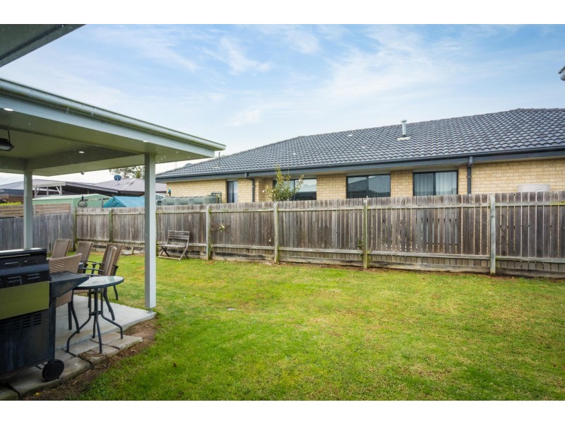 18 Koma Circuit, Bega NSW 2550