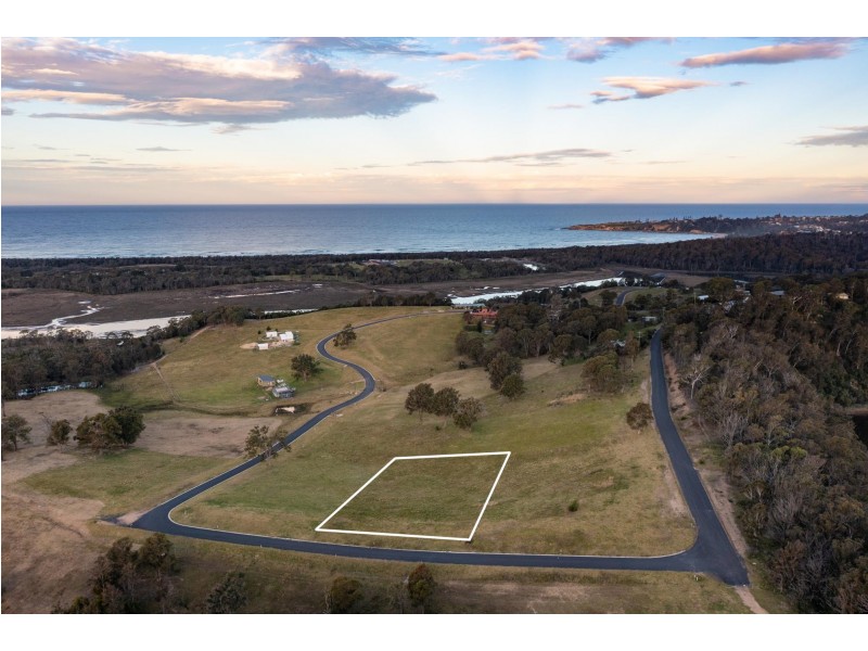 4 Riverine Drive, Tathra NSW 2550