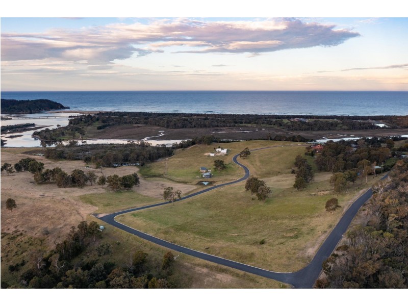 4 Riverine Drive, Tathra NSW 2550