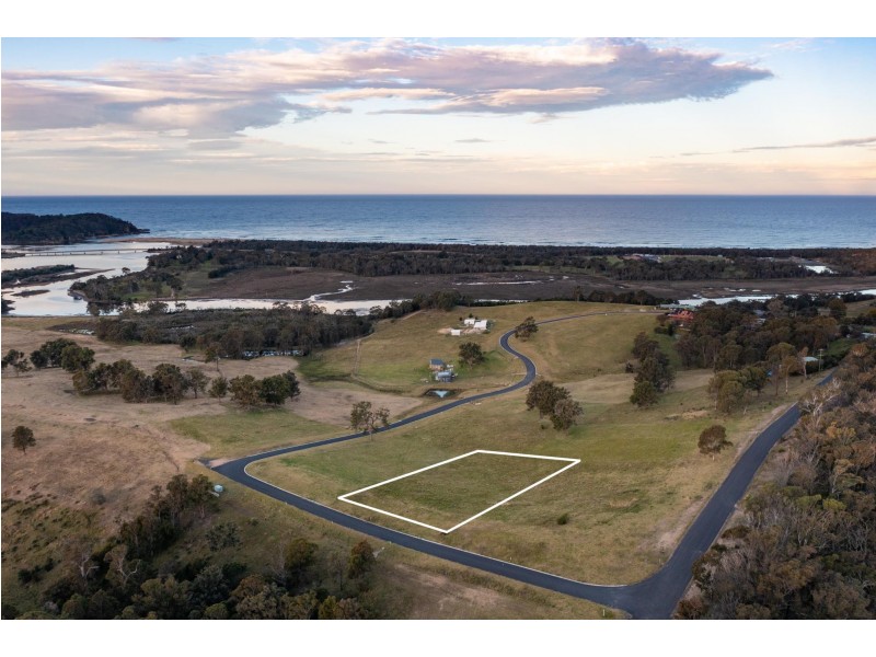 4 Riverine Drive, Tathra NSW 2550