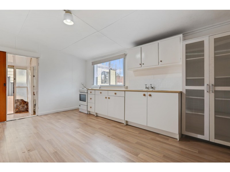 54 Valley Street, Bega NSW 2550