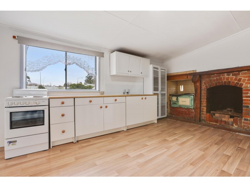 54 Valley Street, Bega NSW 2550