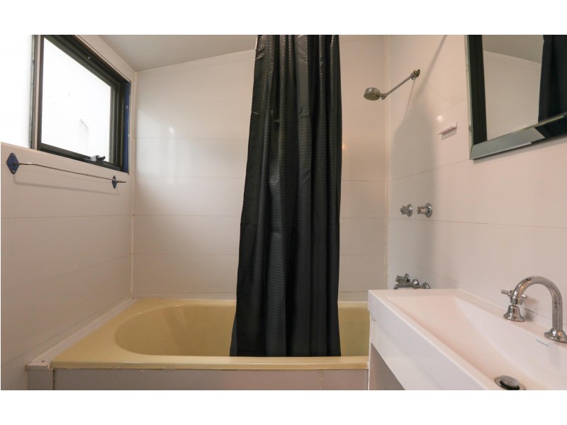 54 Valley Street, Bega NSW 2550