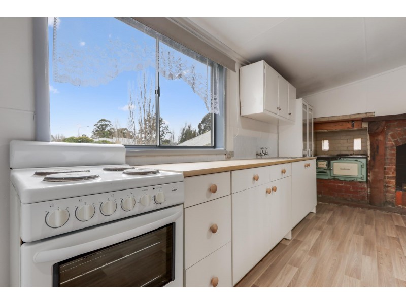 54 Valley Street, Bega NSW 2550