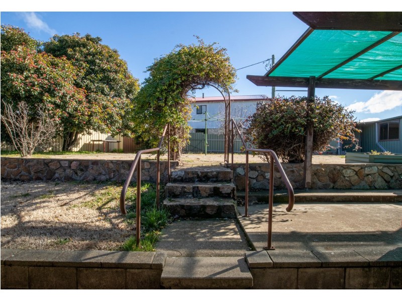 27 Albert Street, Cooma NSW 2630