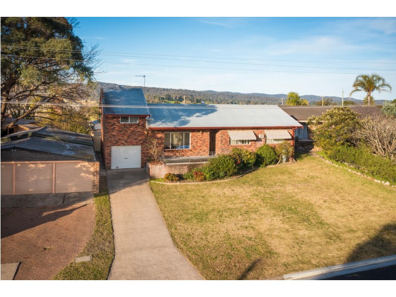 28 Glebe Ave, Bega NSW 2550