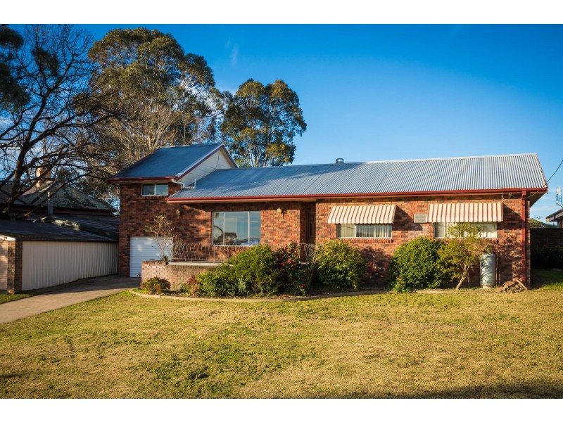 28 Glebe Ave, Bega NSW 2550
