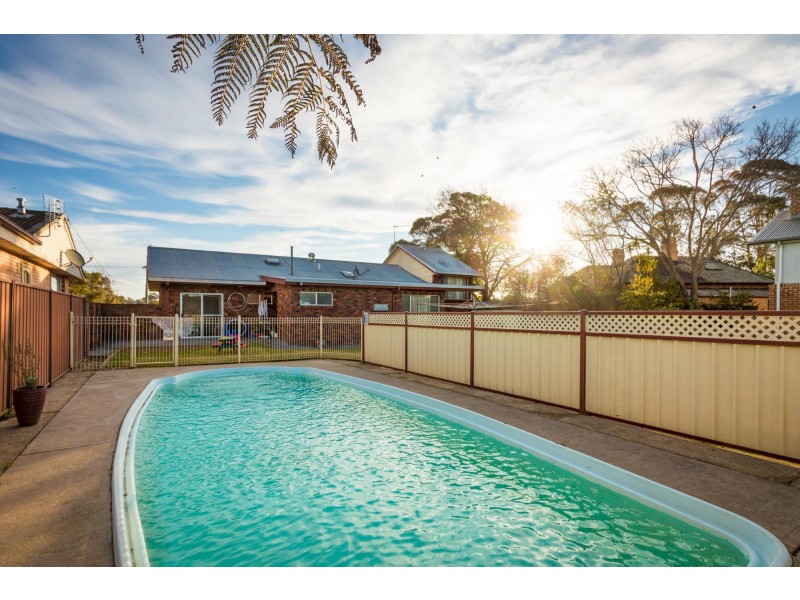 28 Glebe Avenue, Bega NSW 2550