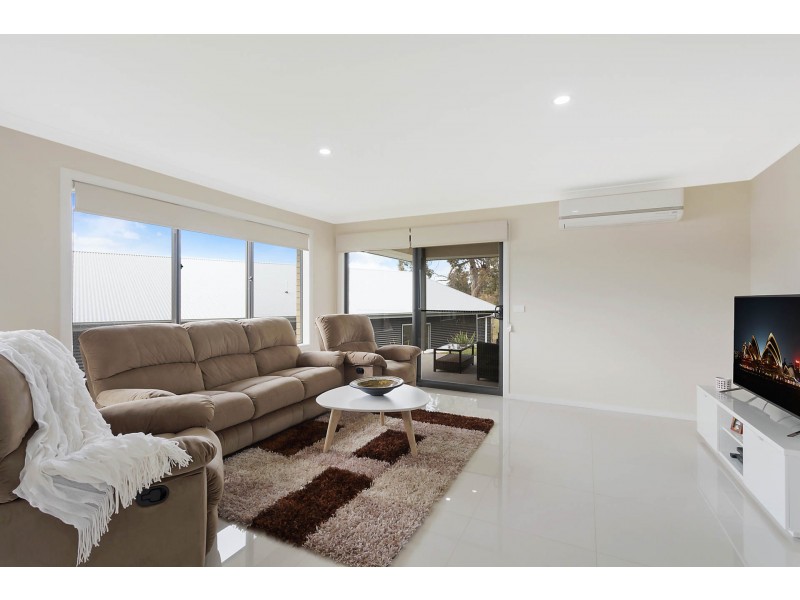 11 Millbank Way, Bega NSW 2550