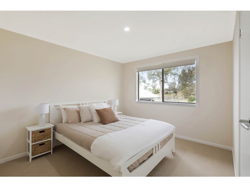 11 Millbank Way, Bega NSW 2550