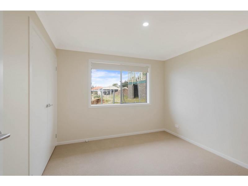 11 Millbank Place, Bega NSW 2550