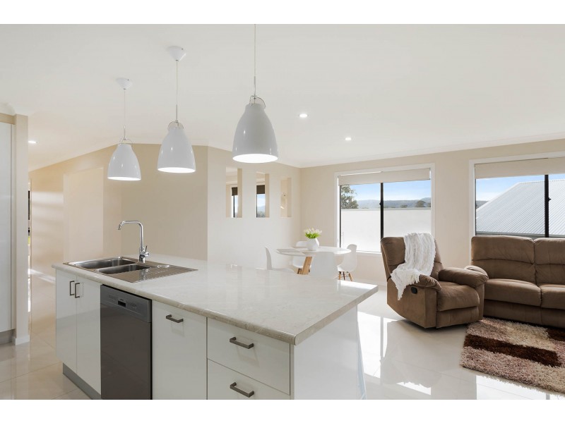 11 Millbank Way, Bega NSW 2550