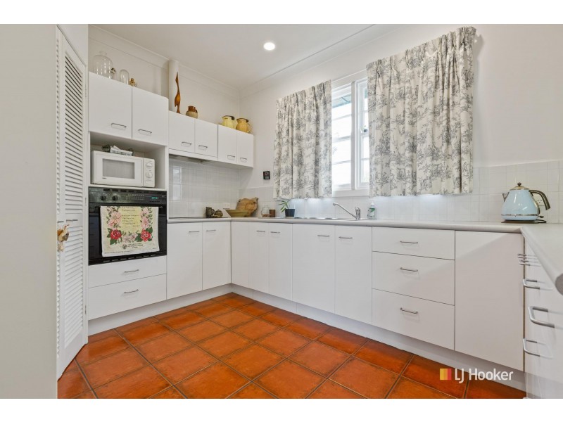 11 Watson Street, Bega NSW 2550