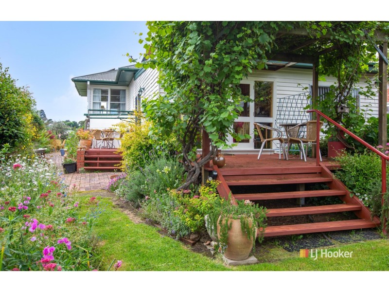 11 Watson Street, Bega NSW 2550