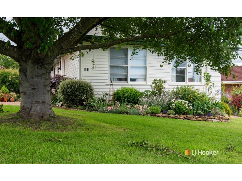 11 Watson Street, Bega NSW 2550
