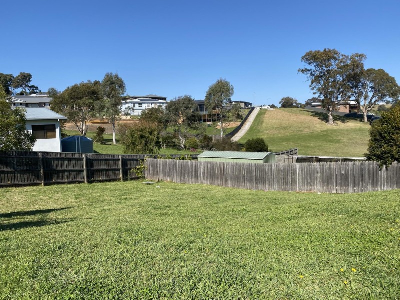 24 Howard Avenue, Bega NSW 2550