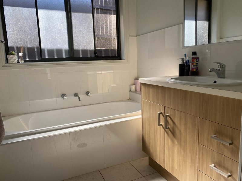 24 Howard Avenue, Bega NSW 2550