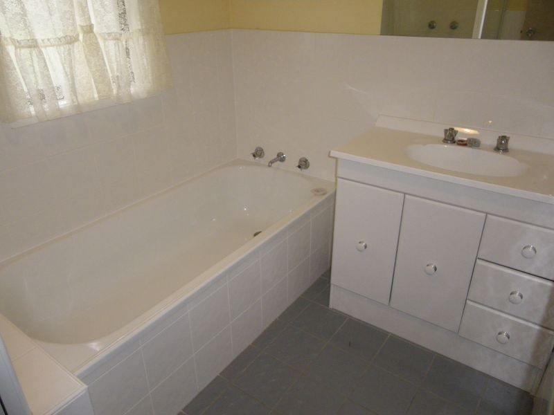 2/114 Upper Street, Bega NSW 2550