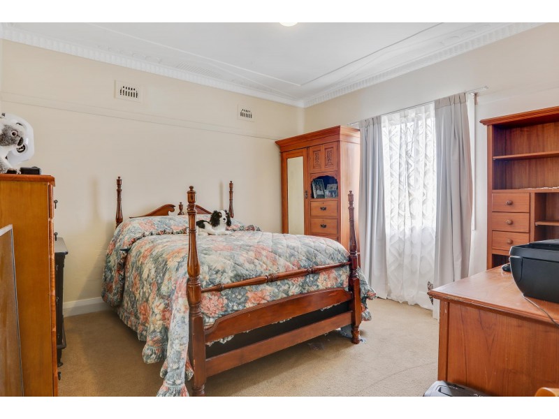 5 Heath Street, Bega NSW 2550