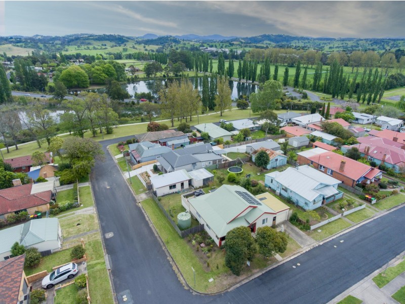 5 Heath Street, Bega NSW 2550