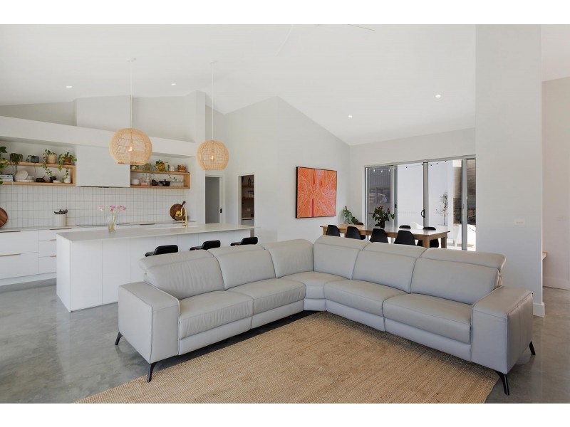 17 Kurrajong Crescent, Kalaru NSW 2550