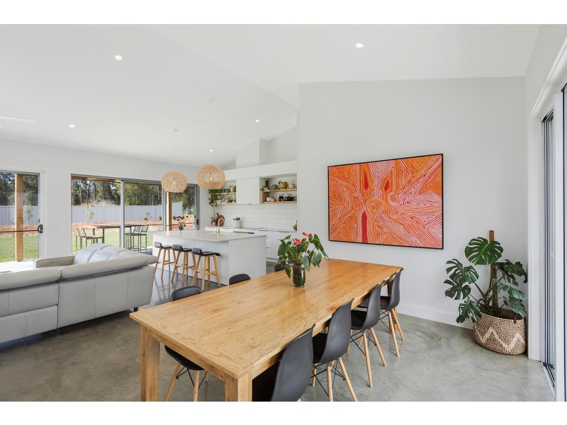 17 Kurrajong Crescent, Kalaru NSW 2550