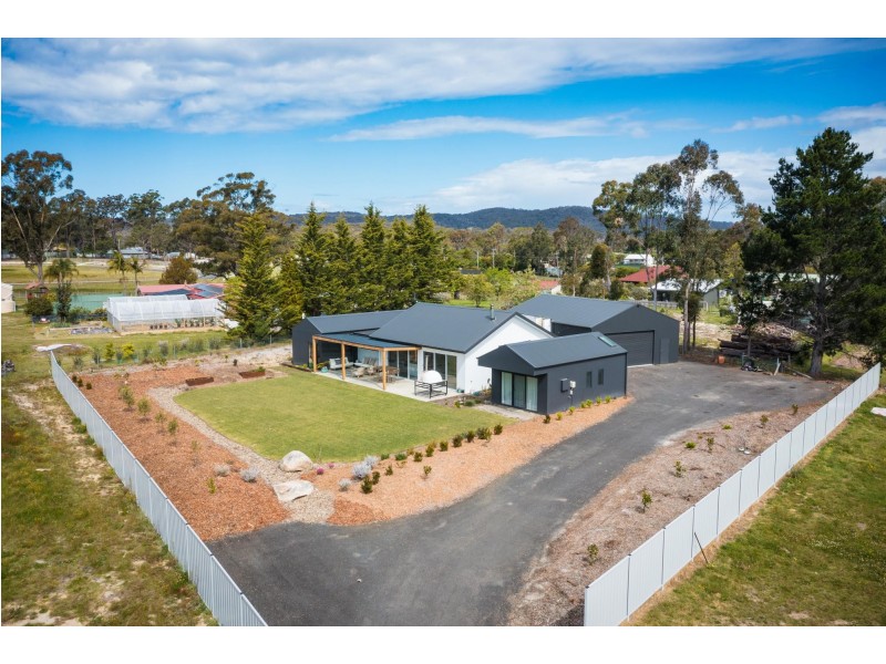 17 Kurrajong Crescent, Kalaru NSW 2550