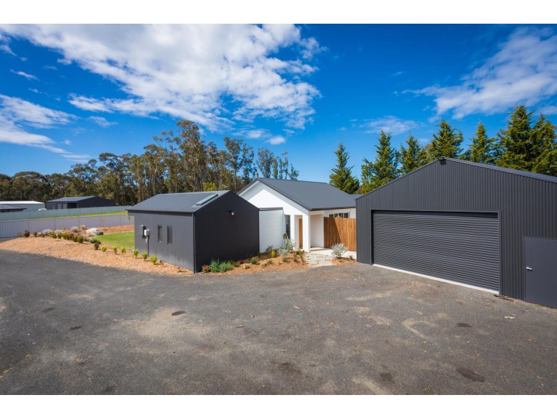 17 Kurrajong Crescent, Kalaru NSW 2550