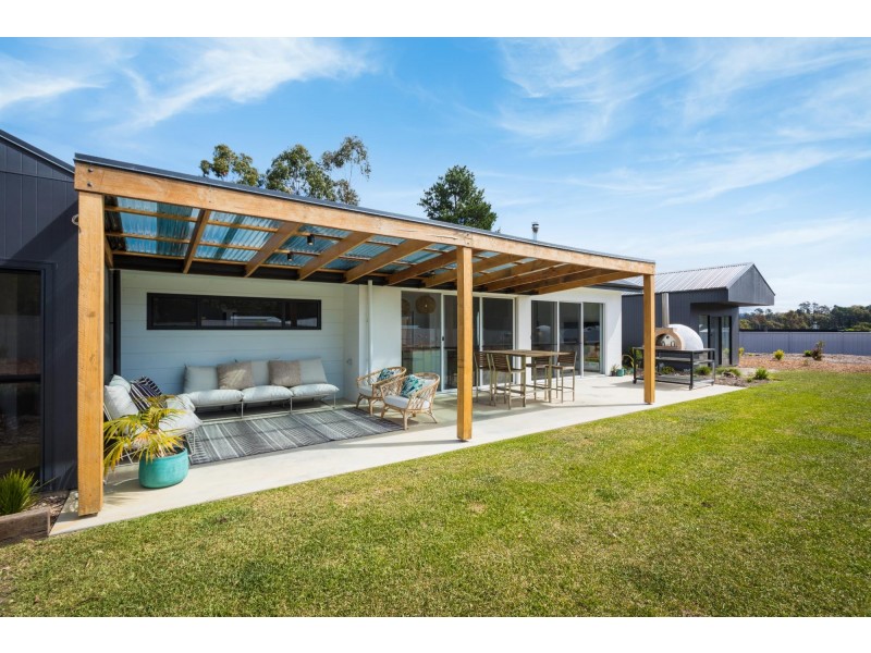 17 Kurrajong Crescent, Kalaru NSW 2550