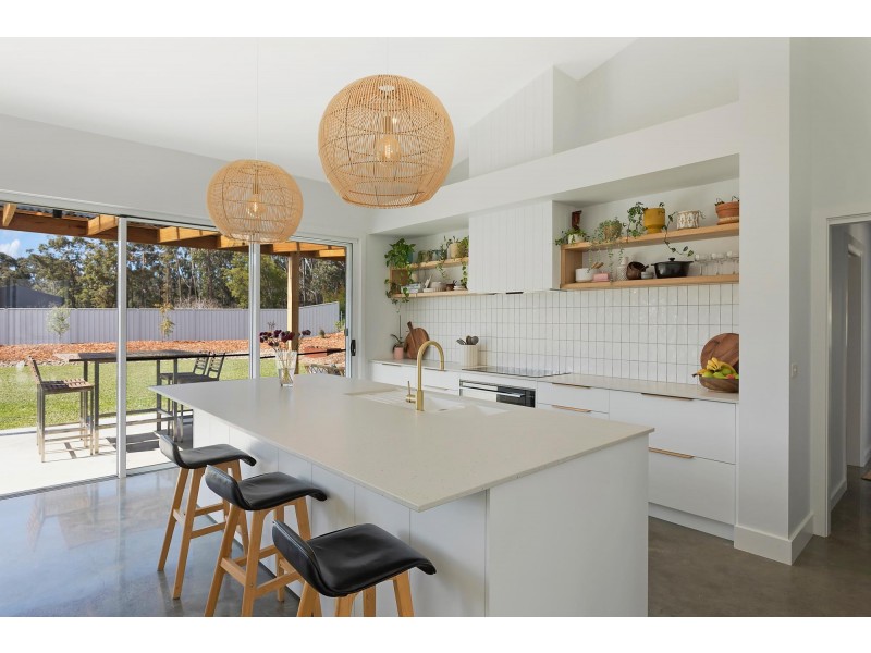 17 Kurrajong Crescent, Kalaru NSW 2550