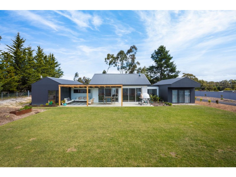 17 Kurrajong Crescent, Kalaru NSW 2550